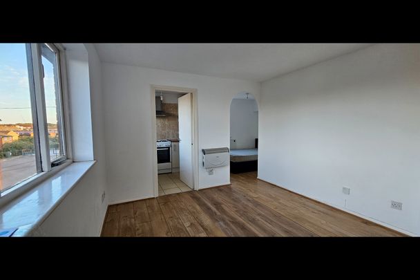 1 Bed Flat, Stratford, E15 - Photo 1