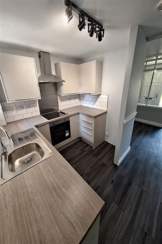 1 Bedroom Apartment To Let - Photo 3