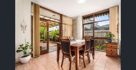 Spacious Family Home in Strathmore Village- *ONE WEEK FREE RENT (Conditions apply*)* - Photo 5