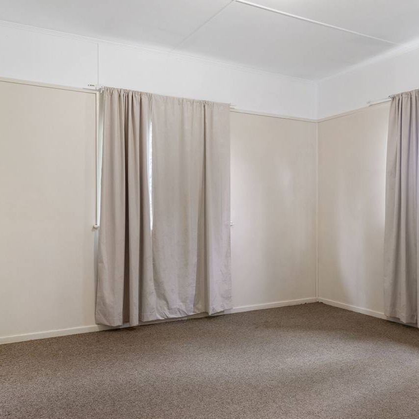 Charming Timber Home for Rent - Photo 1