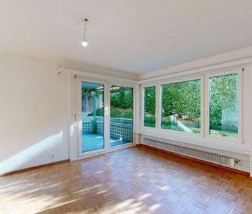 Appartement près du centre du village de Therwil avec balcon d’angle - Photo 2