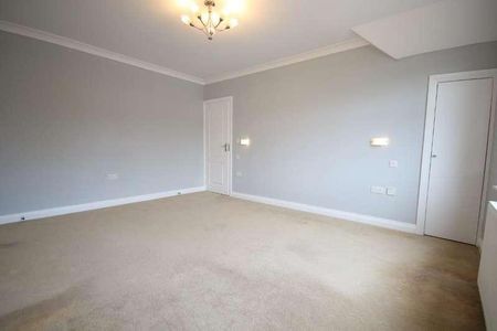 Edgwarebury Lane, Edgware, Middlesex, HA8 - Photo 4