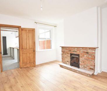 2 bedroom terraced house to rent - Photo 2