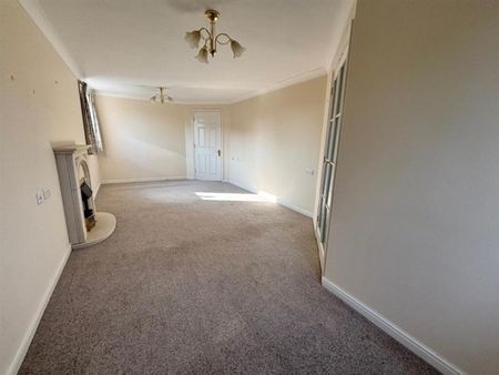 Addlestone Park, Addlestone, Surrey, KT15 - Photo 3