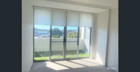 Three Bedroom Apartment! - Photo 4