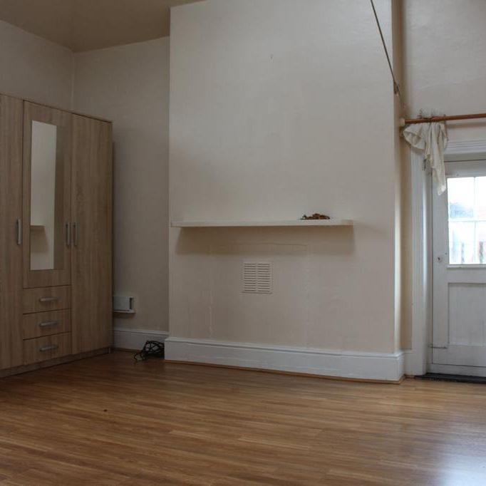 1 bedroom semi-detached house to rent - Photo 1
