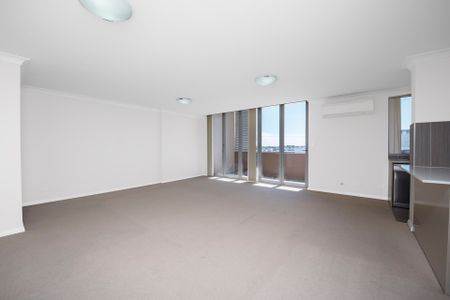 Penthouse in Prime Location&excl; - Photo 3