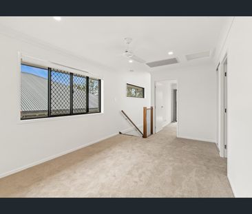 5 BED FAMILY HOME IN SPRINGFIELD RISE ESTATE - Photo 4