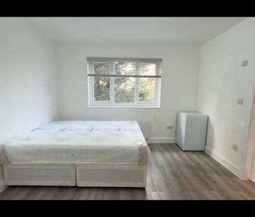 Room in a Shared House, Watford Way, NW4 - Photo 2