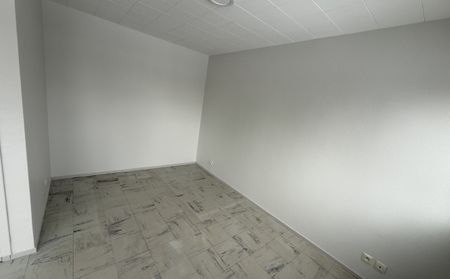 PONTARLIER - STUDIO - GARAGE - CAVE - Photo 5