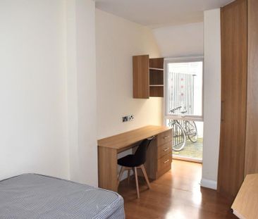 5 bedroom townhouse to rent - Photo 3