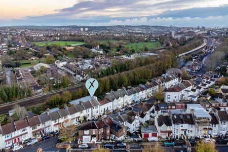 Robertson Road, Brighton - Photo 2