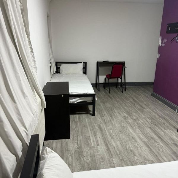 Room in a Shared House, Tanner Street, IG11 - Photo 1