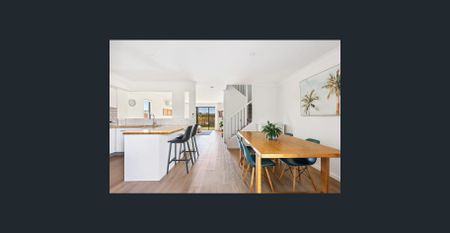 Largest Townhouse in the Complex – Spacious & Renovated! - Photo 3