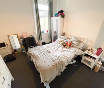 To Rent Holdenhurst Road, Lansdowne, Bournemouth, BH8 £2,500 pcm Te... - Photo 4