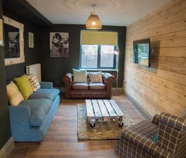 1 bedroom in a flat share to rent - Photo 2