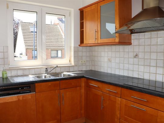 Zéér verzorgd & instapklaar appartement op 2deV met 2 SLK, terras & 2 ondergrondse autostaanplaatsen - Foto 1