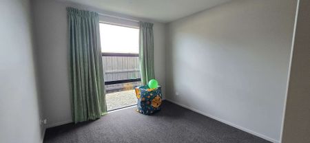 Stunning three Bedroom Property in Rolleston! - Photo 4