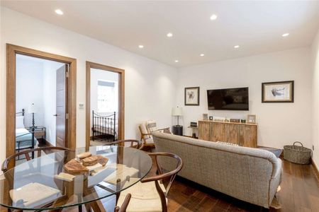 A fully refurbished 2 bedroom flat in the popular Dean Village location. - Photo 3