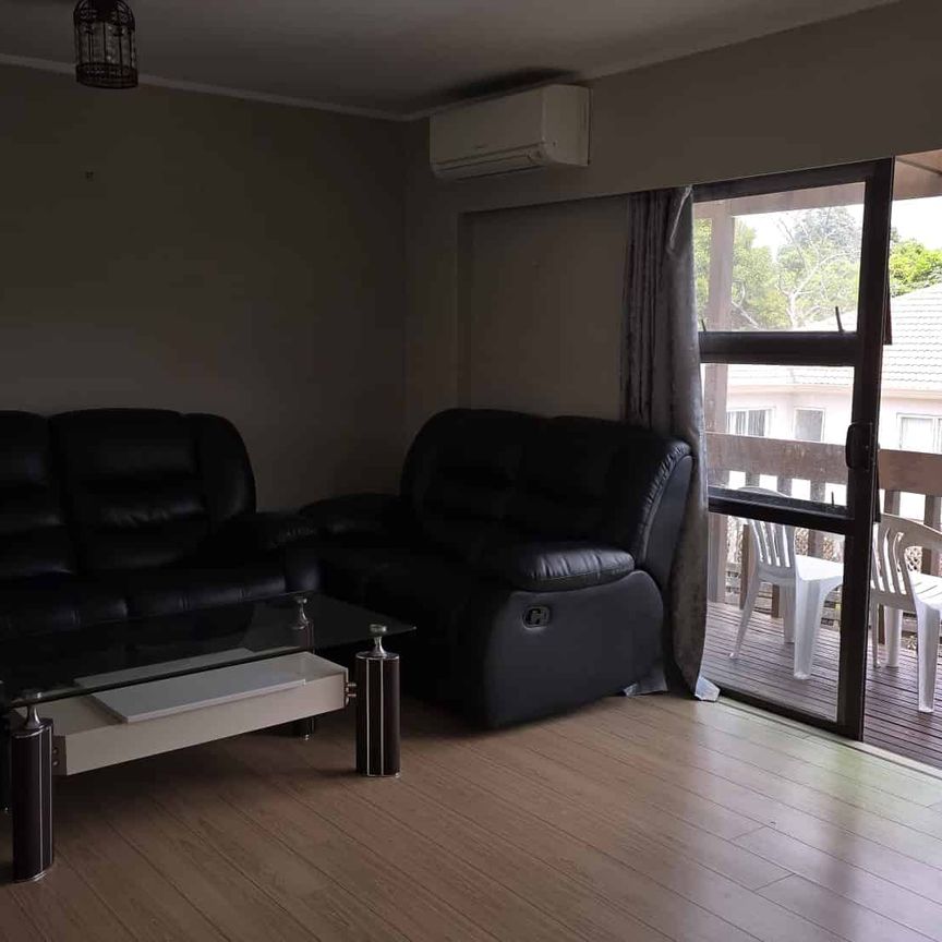 Spacious 3-Bedroom Home in Double Grammar Zone - Photo 1