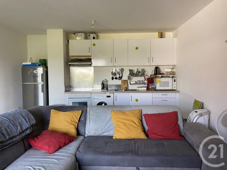 Location Appartement 2 pièces 61m² SANTENY 94440 - Photo 2
