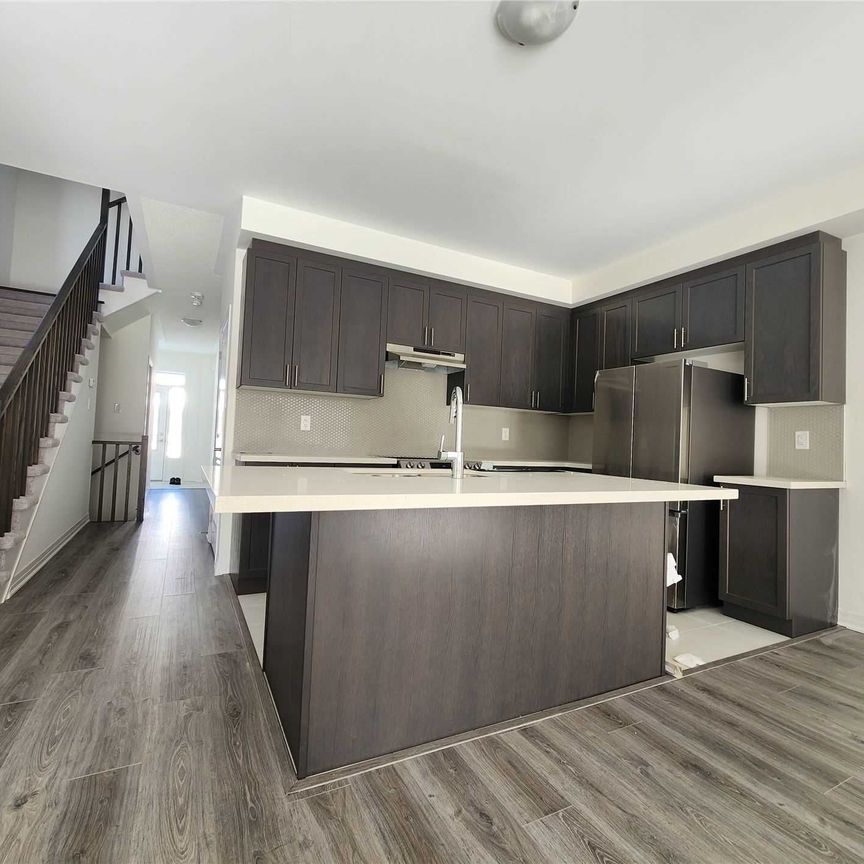 For Lease - 68 Copperhill Heights, Barrie, Ontario - Photo 1