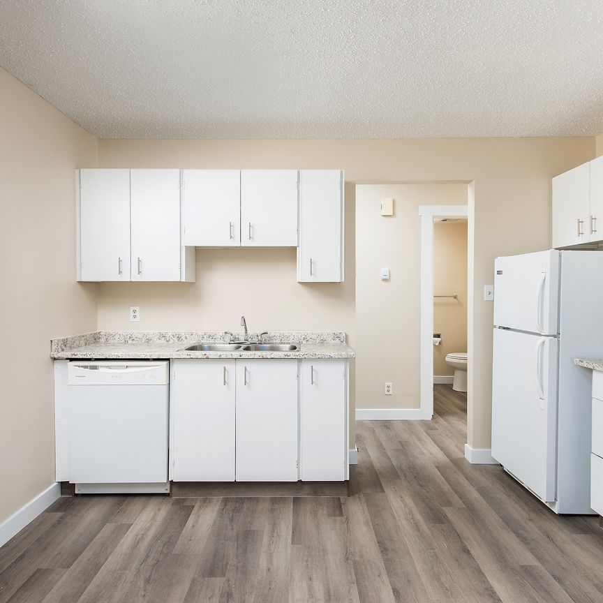 Grace Manor - Photo 1