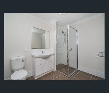 Stunning 4-Bedroom Duplex in Park Ridge - Photo 6