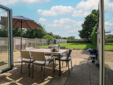 Elm Avenue, Witham On The Hill, Bourne, PE10 - Photo 2