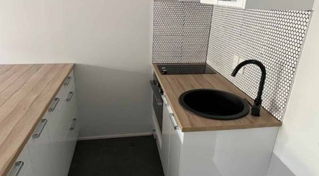 Modern 1-Bedroom Studio Apartment - Photo 5