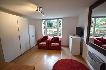 Studio to rent - Photo 5