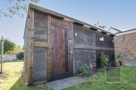 2 bedroom semi-detached house to rent - Photo 5