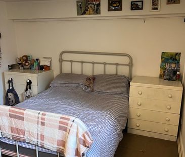 1 Bed Flat, Greenwich, SE10 - Photo 4