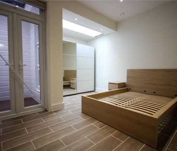 2 bedroom maisonette to rent - Photo 2