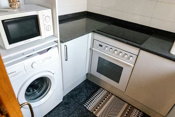 Carrer de Rius i Carrió, L'Hospitalet de Llobregat, Catalonia 08904 - Photo 1