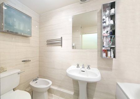 2 bedroom flat to rent - Photo 4