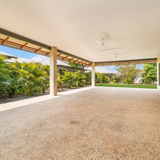 MODEN FAMILY HOME IN BELLAMACK!! - Photo 1