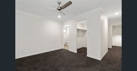 Modern 3-Bedroom Townhouse in Central Coomera - Photo 2