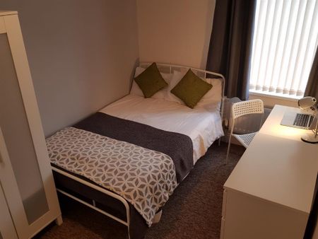 3 bedroom private hall to rent - Photo 4