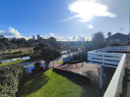 Double Grammar Zone large 5 bedroom Home - Photo 3