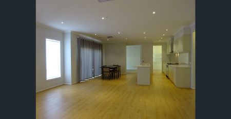 Superb Home - Photo 3