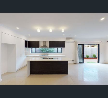 28 Attunga Grove, Werribee, Vic 3030 - Photo 1