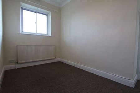 Orchard Court, Edgware, HA8 - Photo 4