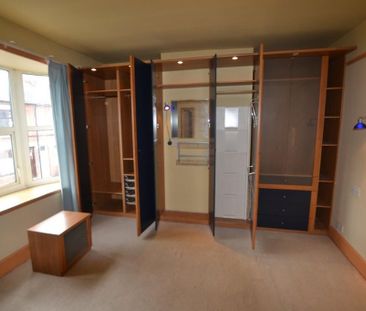 3 bedroom terraced house to rent - Photo 2