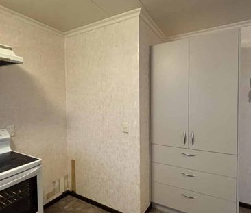 Spacious Springvale home - Photo 2