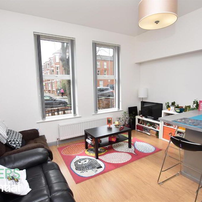 Apt 1, 104 Eglantine Avenue, Belfast, BT9 6EU - Photo 1