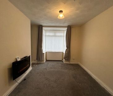 Victoria Road, Ellesmere Port - Photo 2