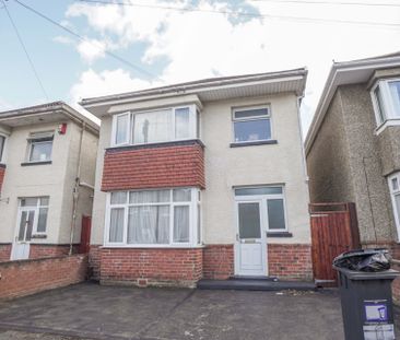 4 Bedroom House To Rent in Ensbury Park - £1,860 pcm Tenancy Info - Photo 5