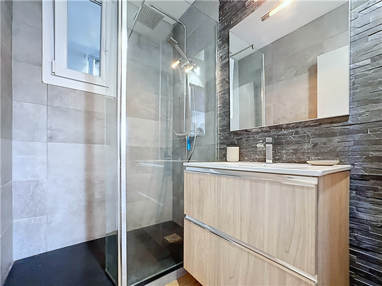 3 pièces - Meublé - 71 m² - 7ème étage - Colocation non autorisée - Photo 1