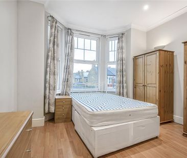 3 bedroom flat to rent - Photo 2